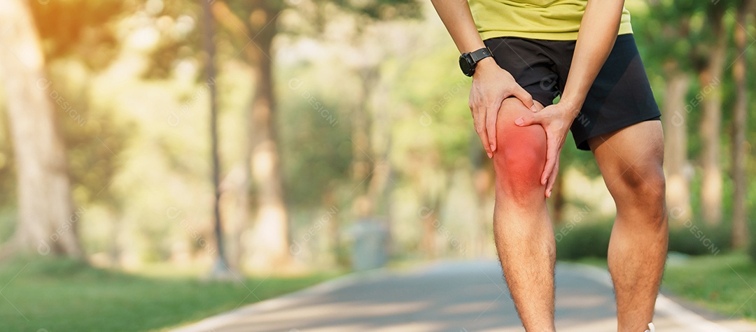 Macho adulto jovem com dor muscular durante a corrida.