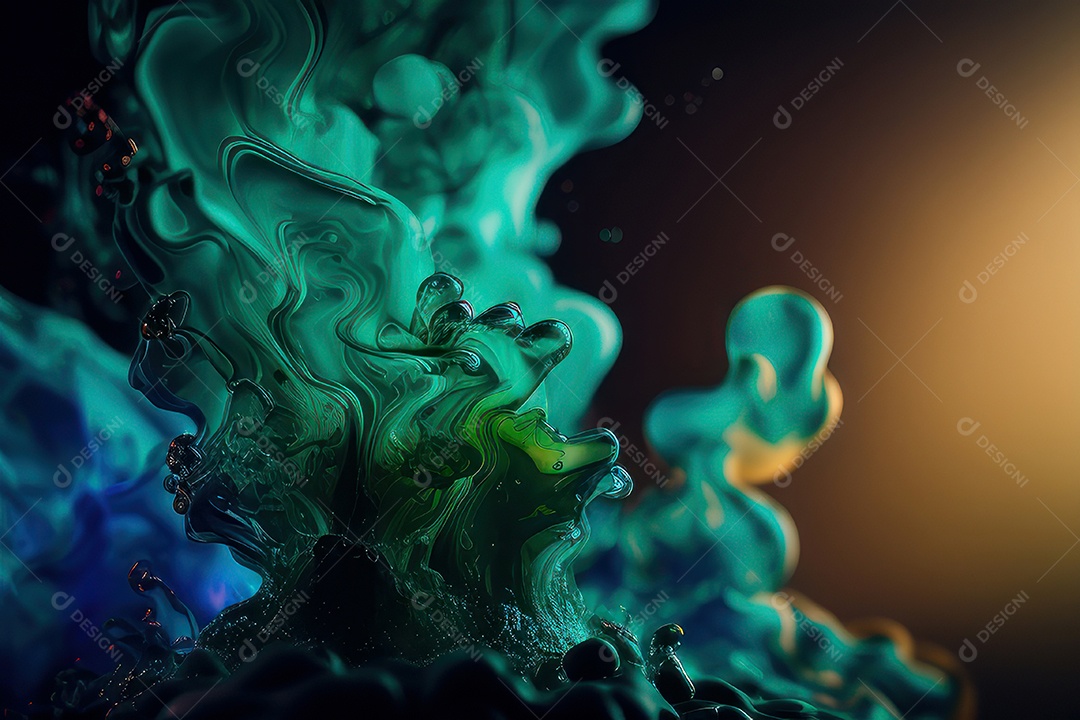 Objeto caindo sobre mar.