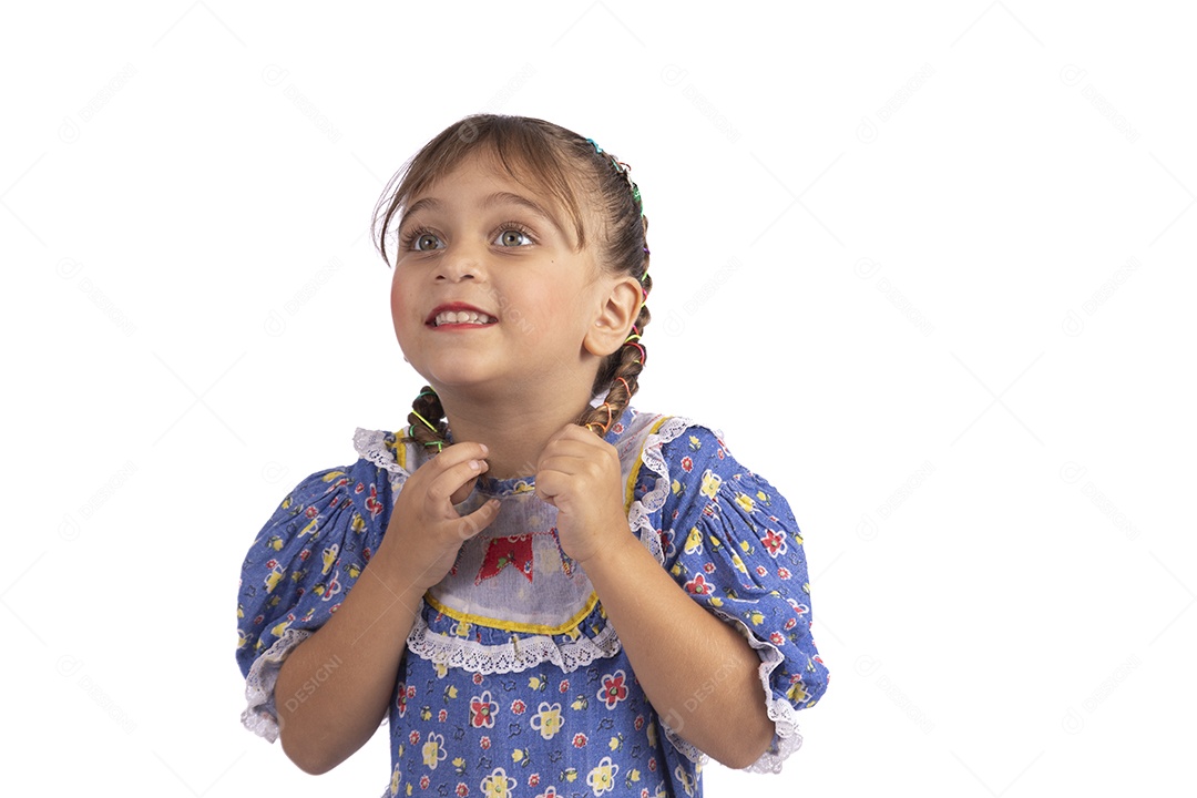 Garotinha jovem fantasiada celebrando festas juninas