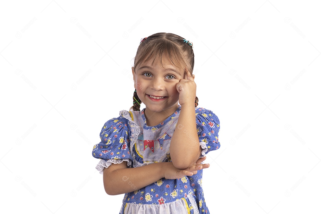 Garotinha jovem fantasiada celebrando festas juninas