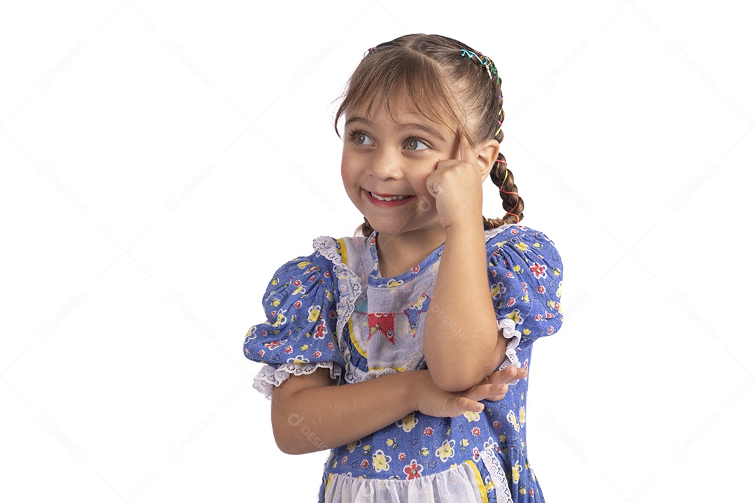 Garotinha jovem fantasiada celebrando festas juninas