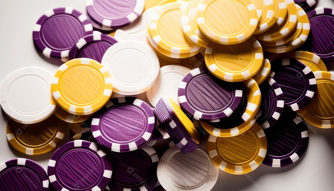 Fichas de pôquer de cassino combina com cartões