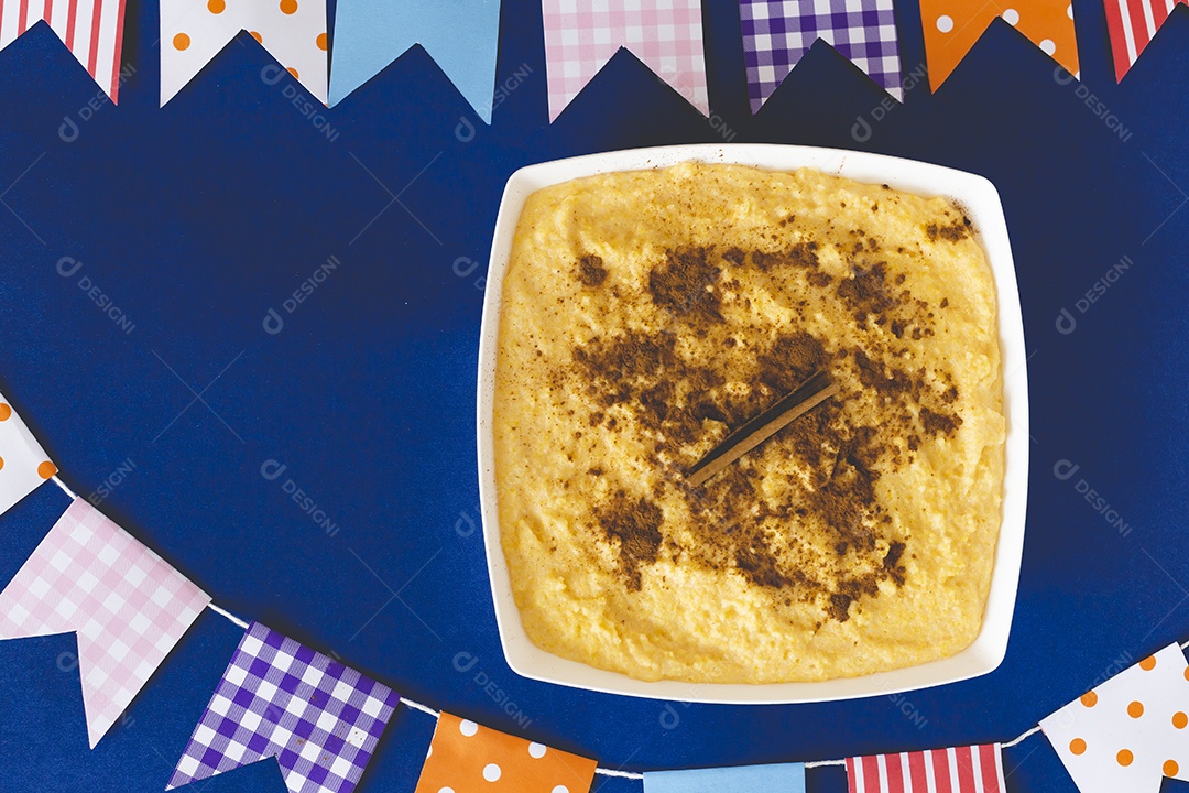 Deliciosa canjica com canela, típico de festa junina