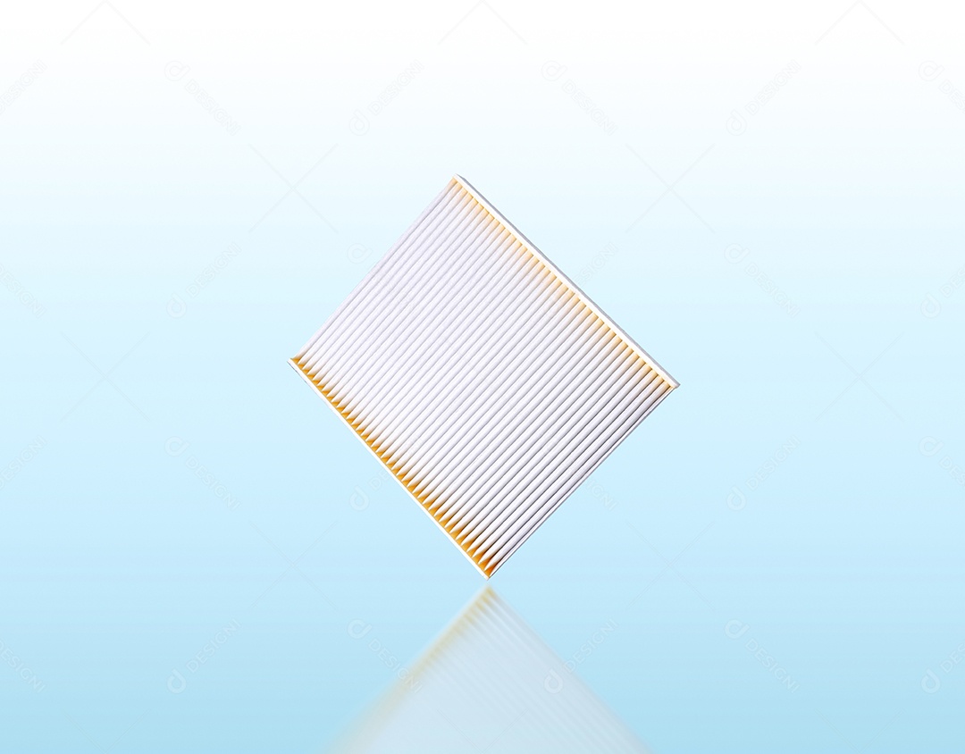 Filtro de ar de cabine isolado para carro em fundo azul com reflexão, traçado de recorte incluído.