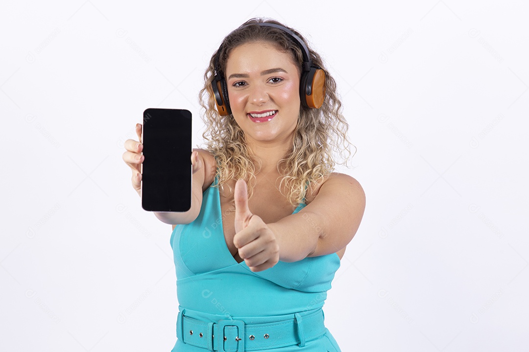 Linda mulher garota jovem loira sobre fundo isolado