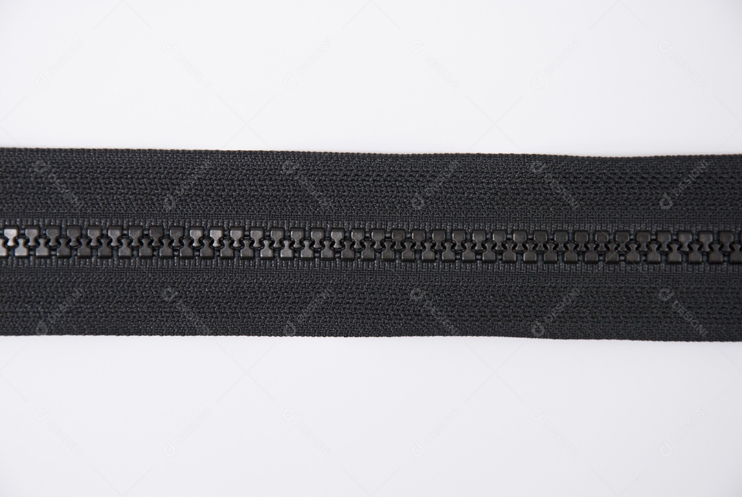 Zíper sobre uma mesa branca