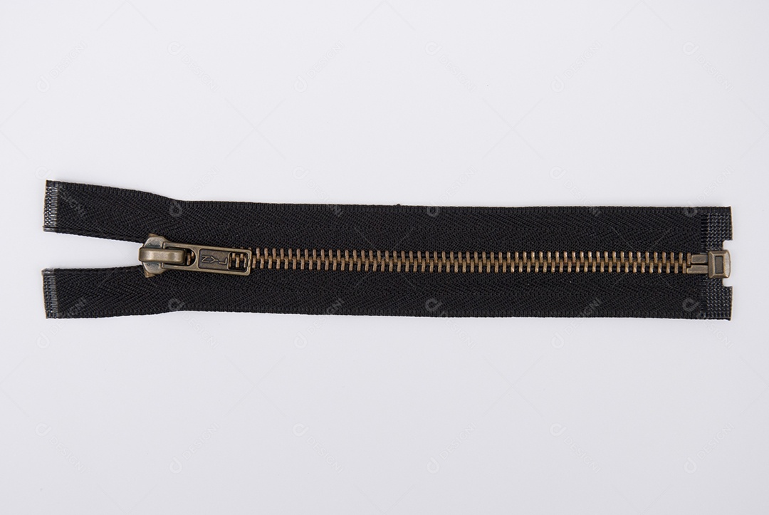 Zíper sobre uma mesa branca