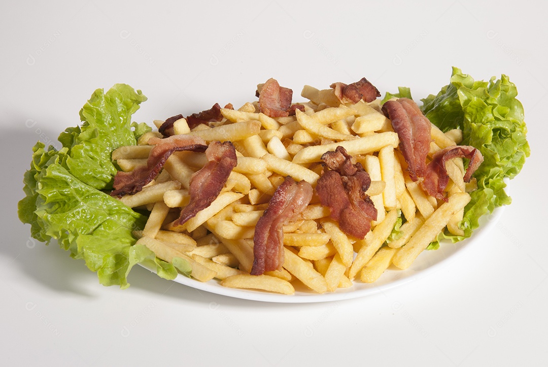 Prato de comida sobre uma mesa