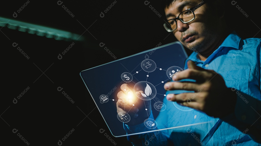 Conceito de ícone ESG. Meio ambiente em mãos renováveis.