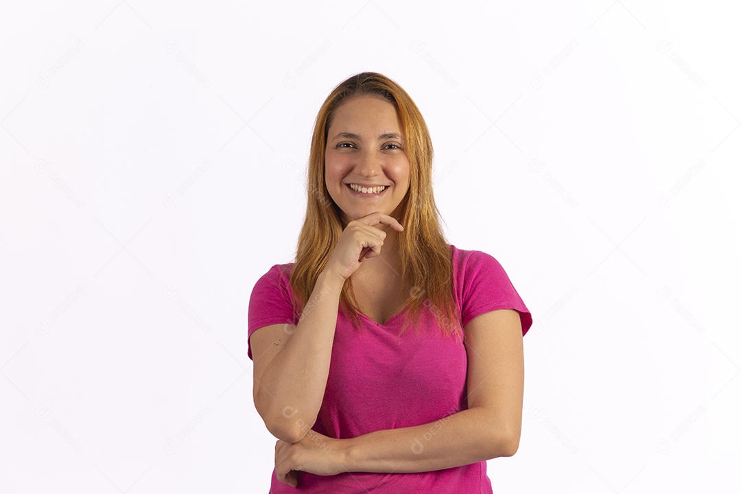 Linda mulher jovem sobre fundo isolado branco