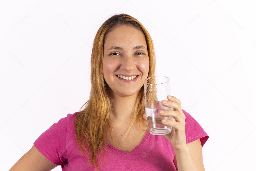 Linda mulher jovem garota segurando copo de água