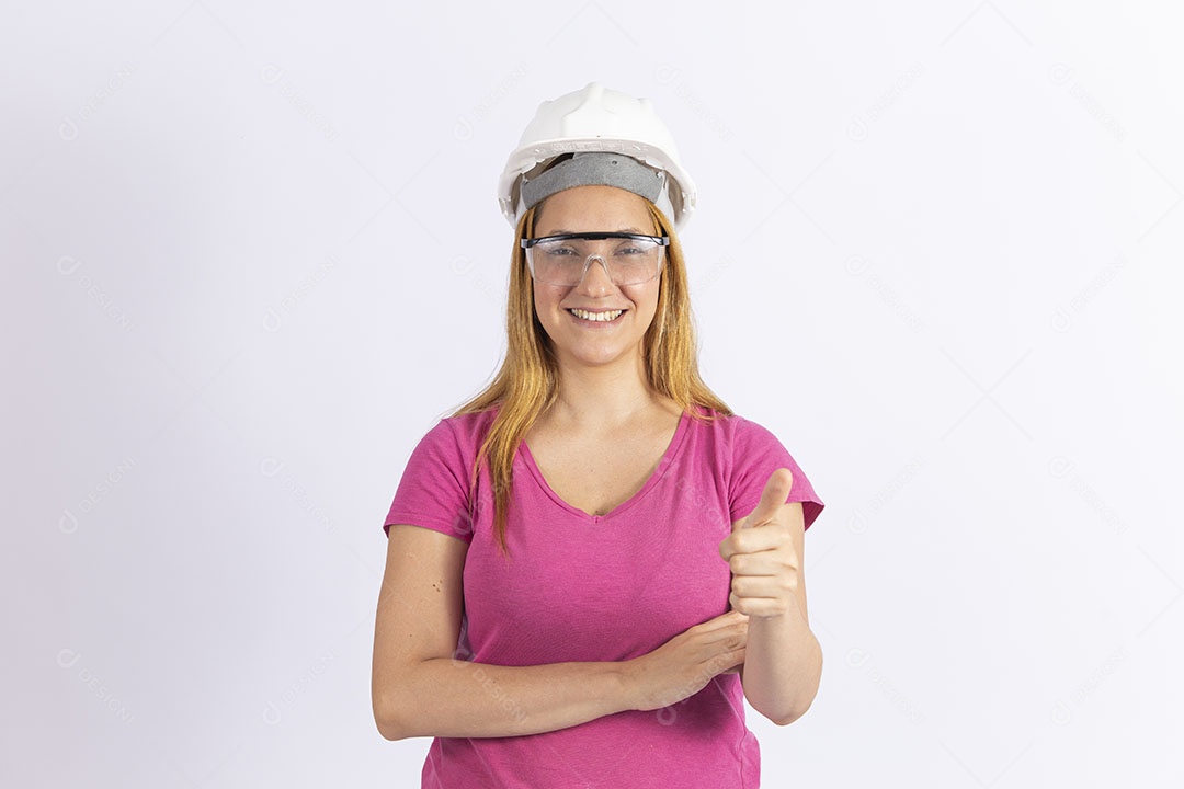 Linda mulher jovem garota usando capacete de obra de segurança