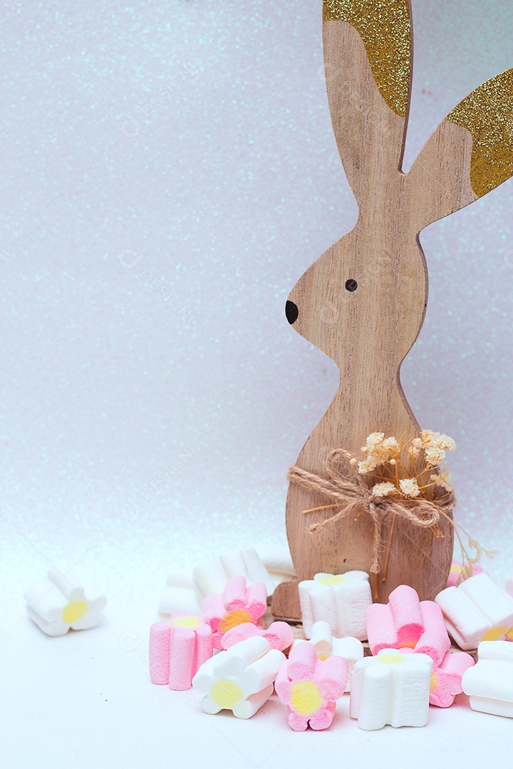 Coelhinho da Páscoa em um fundo isolado Páscoa