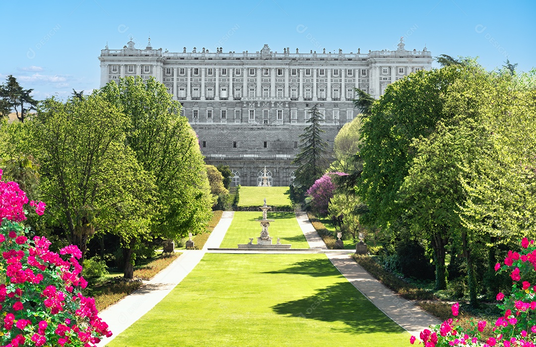 Palácio Real de Madrid (Palácio Real em espanhol) Residência oficial dos Reis de Espanha