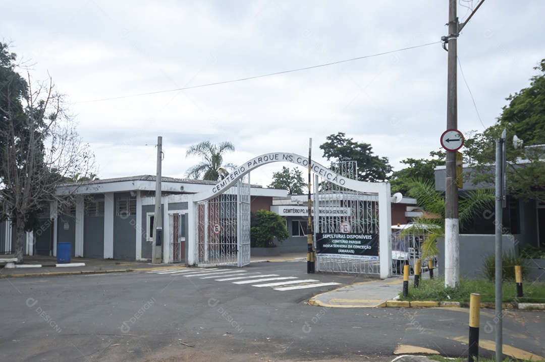 Frente ao Cemitério Parque Nossa Senhora Conceição (Amarais).