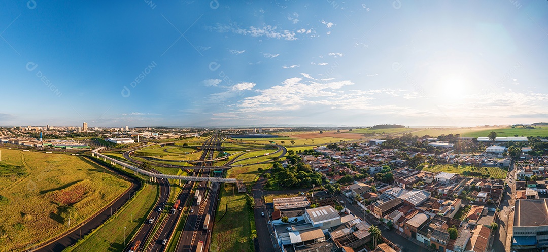 Vista aérea da passarela de pedestres e do anel viário principal