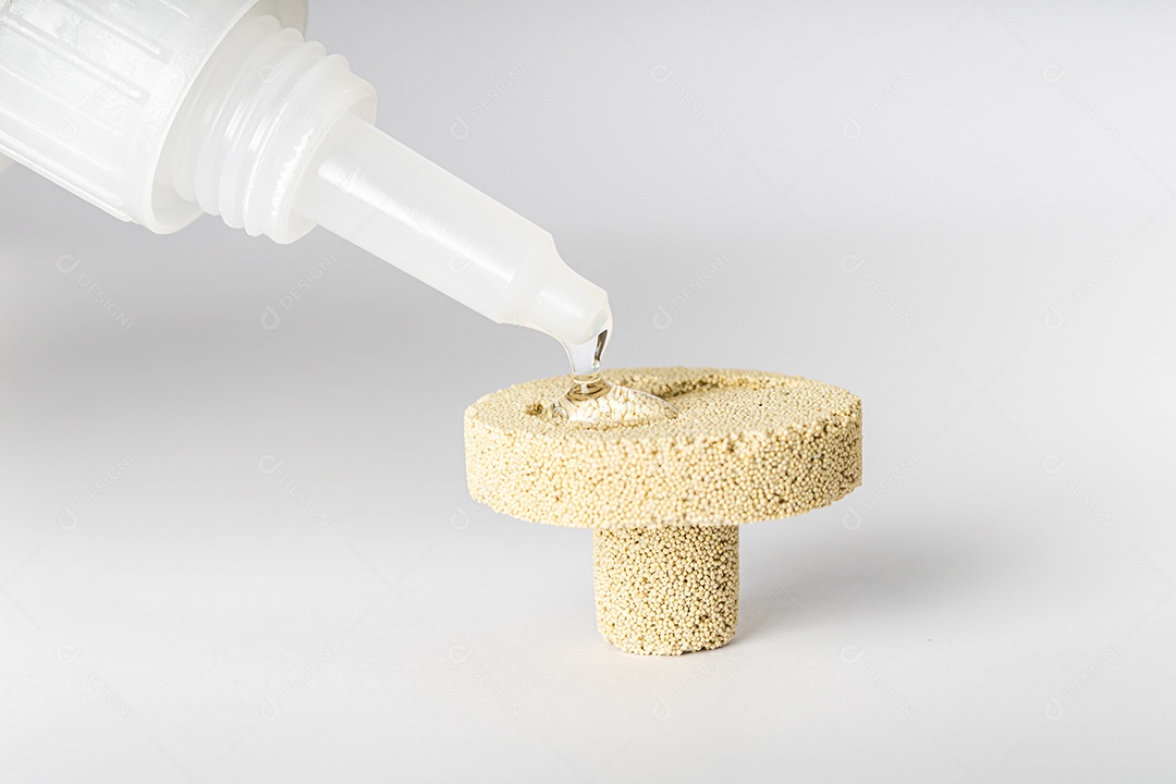 Base em cerâmica porosa para fixação de corais, muito utilizada em aquários marinhos.