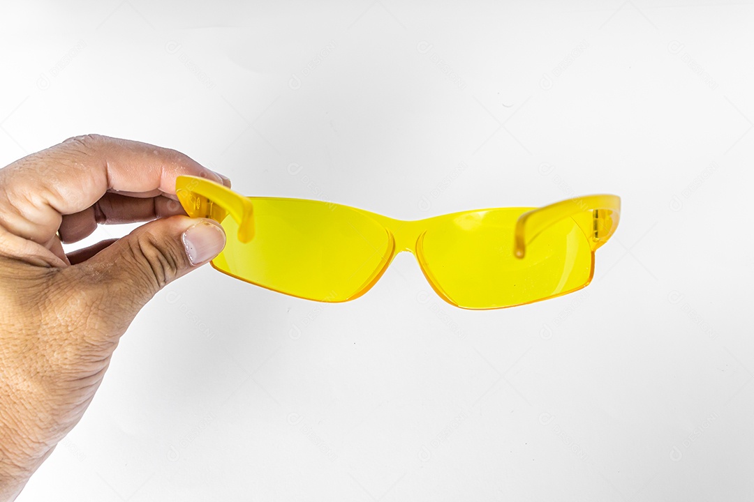 Óculos de segurança com lentes amarelas