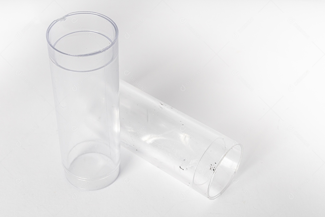 Tubos de acrílico transparentes utilizados em torres de bombeamento para circulação da água