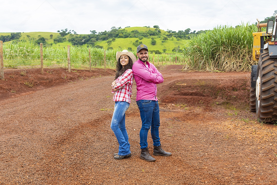 Agricultores sobre fazenda