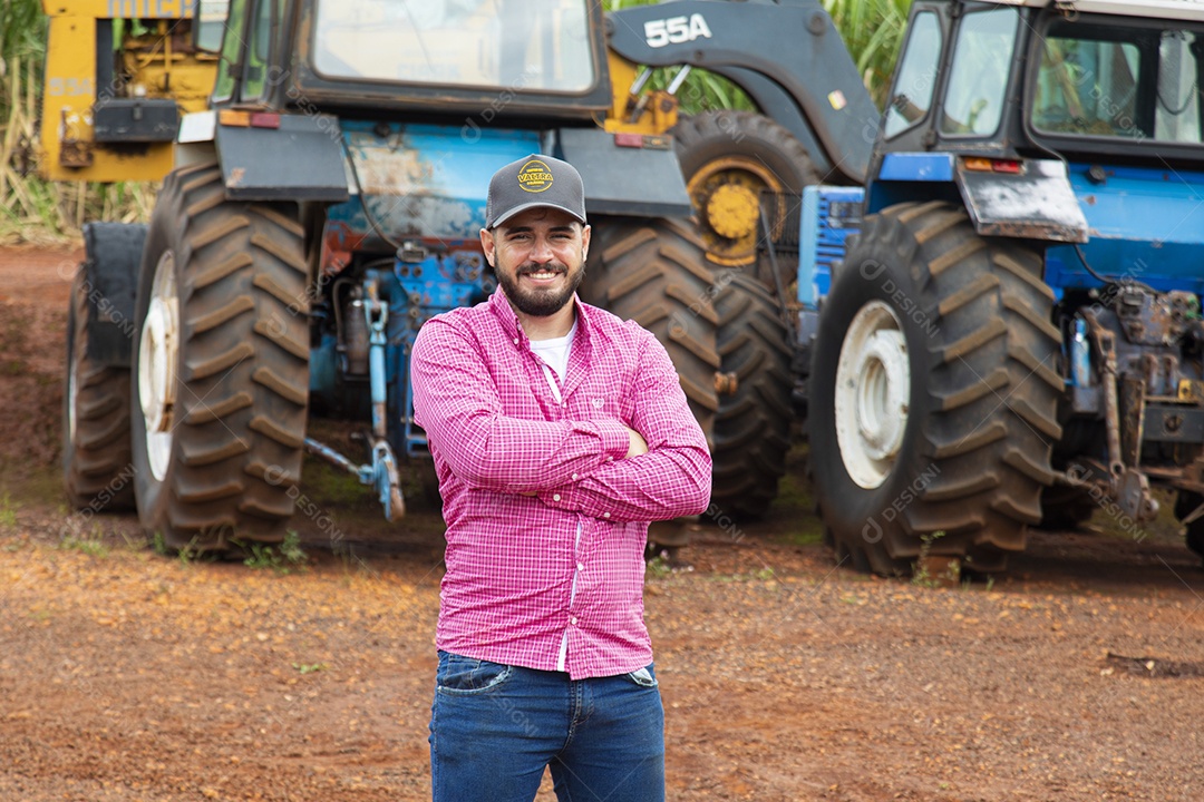 Agricultor sobre fazenda