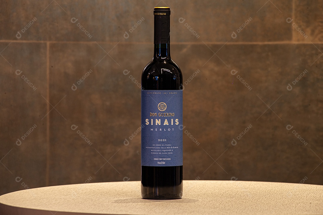 Garrafa de vinho Don Guerino