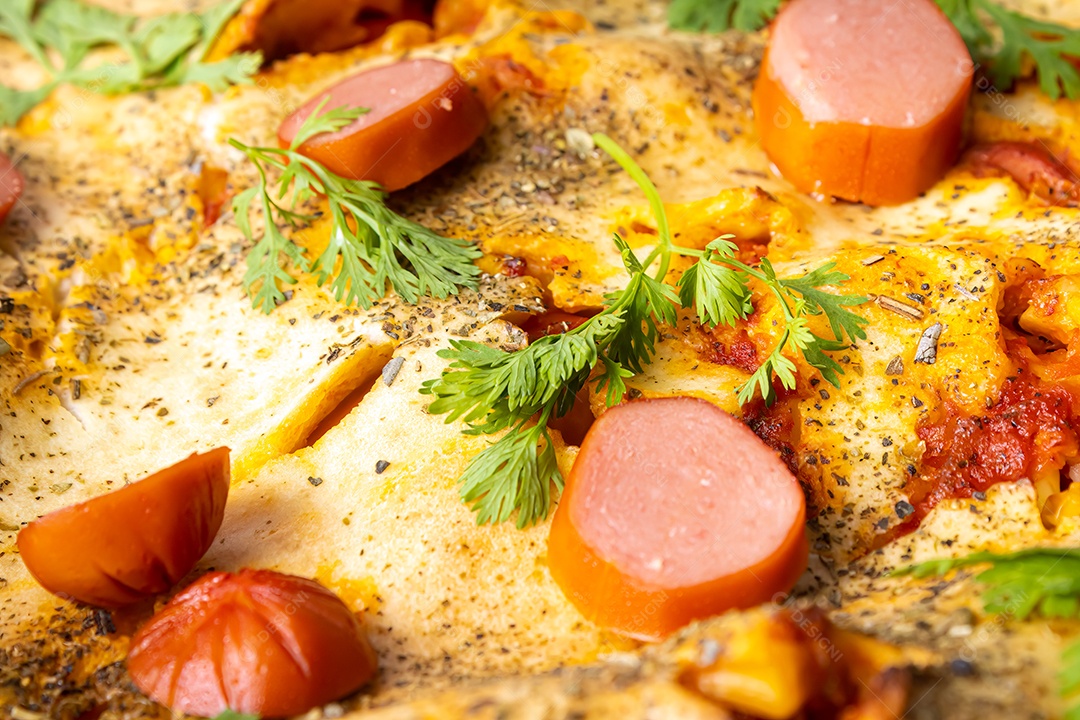 Torta de salsicha no liquidificador, prato típico brasileiro.
