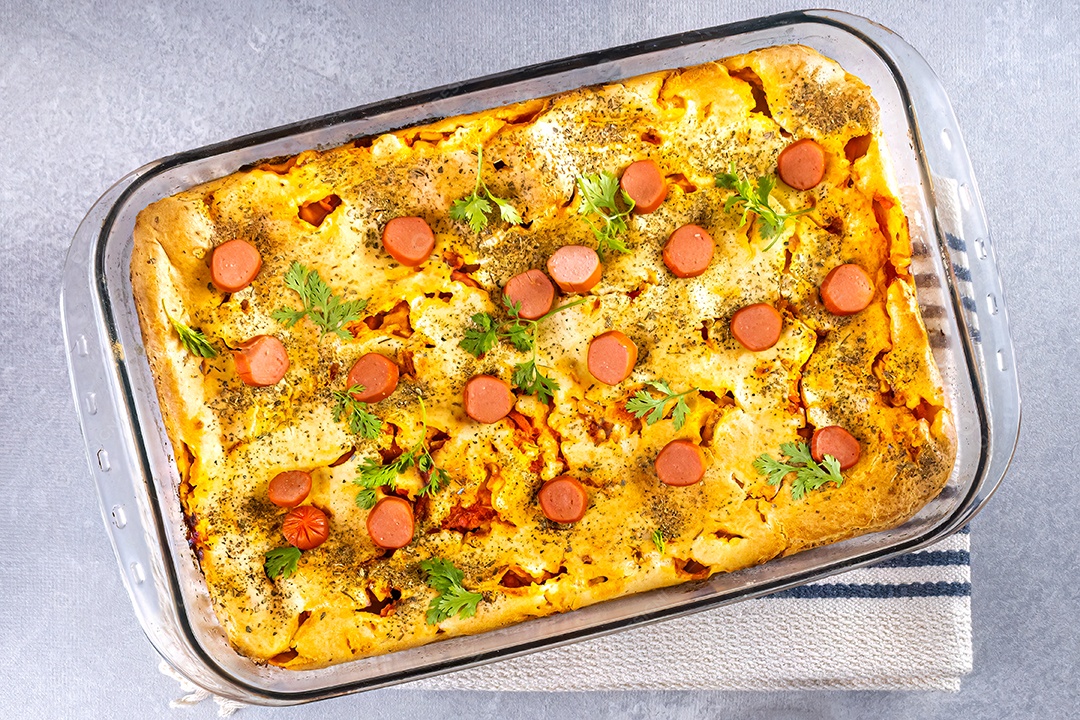 Torta de salsicha no liquidificador, prato típico brasileiro.
