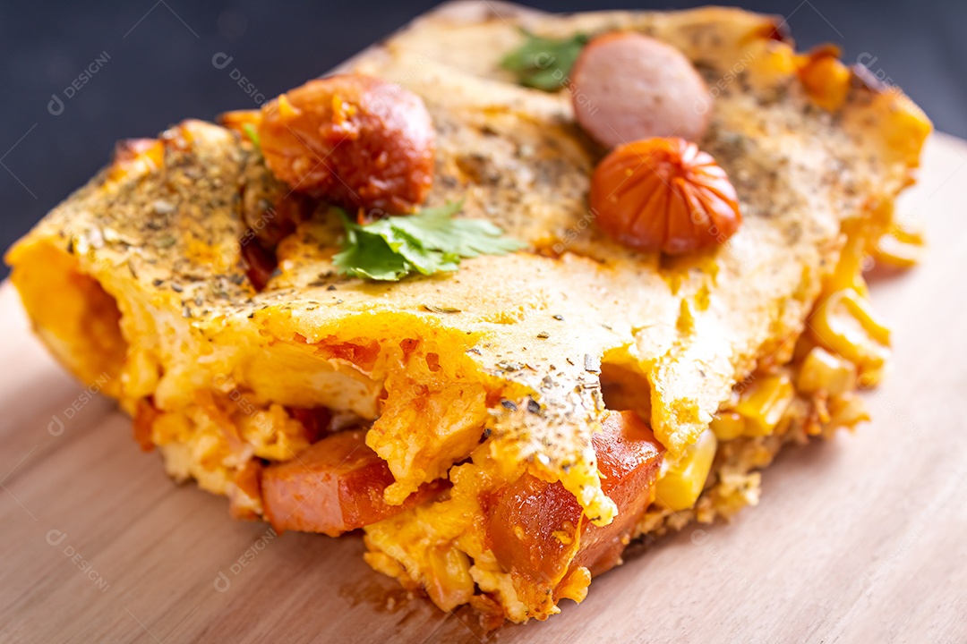 Torta de salsicha no liquidificador, prato típico brasileiro.