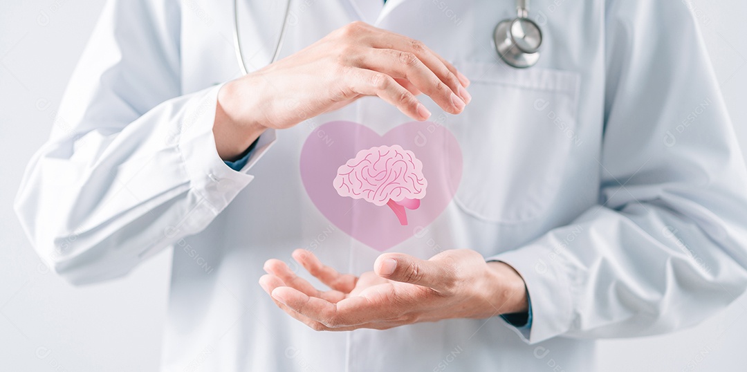 Médico em um jaleco branco selecione e verifique o ícone virtual do cérebro da cabeça.