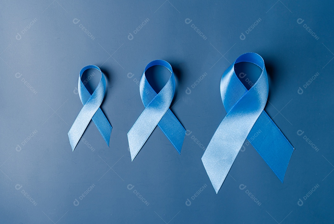 Fita azul para apoiar pessoas com câncer