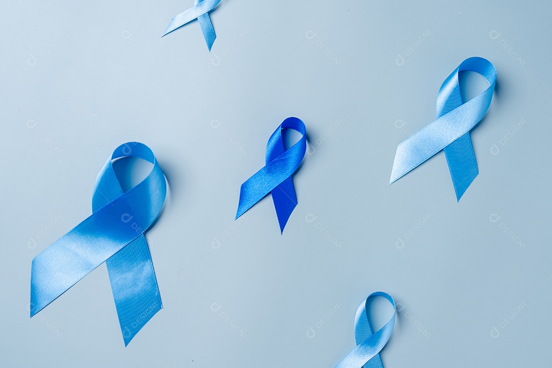 Fita azul para apoiar pessoas com câncer