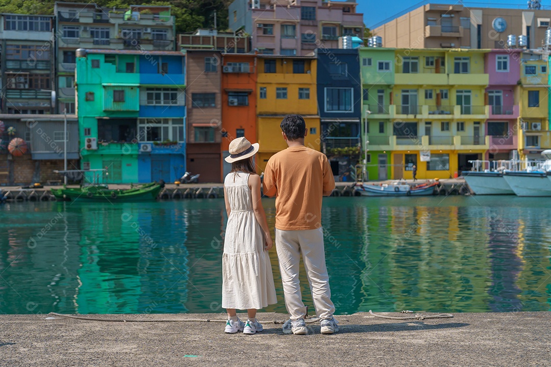 Casal viajante visitando Taiwan, turismo turístico