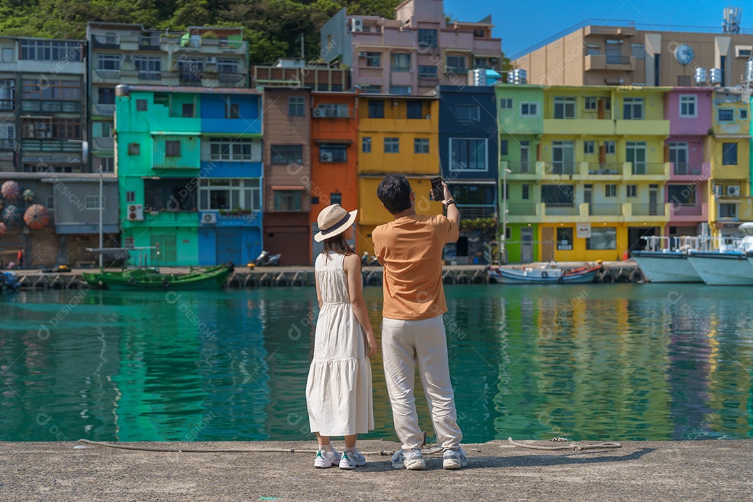Casal viajante visitando Taiwan, turismo turístico