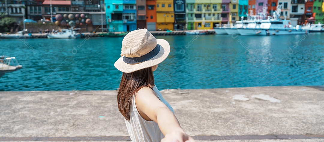 Casal viajante visitando Taiwan, turismo turístico