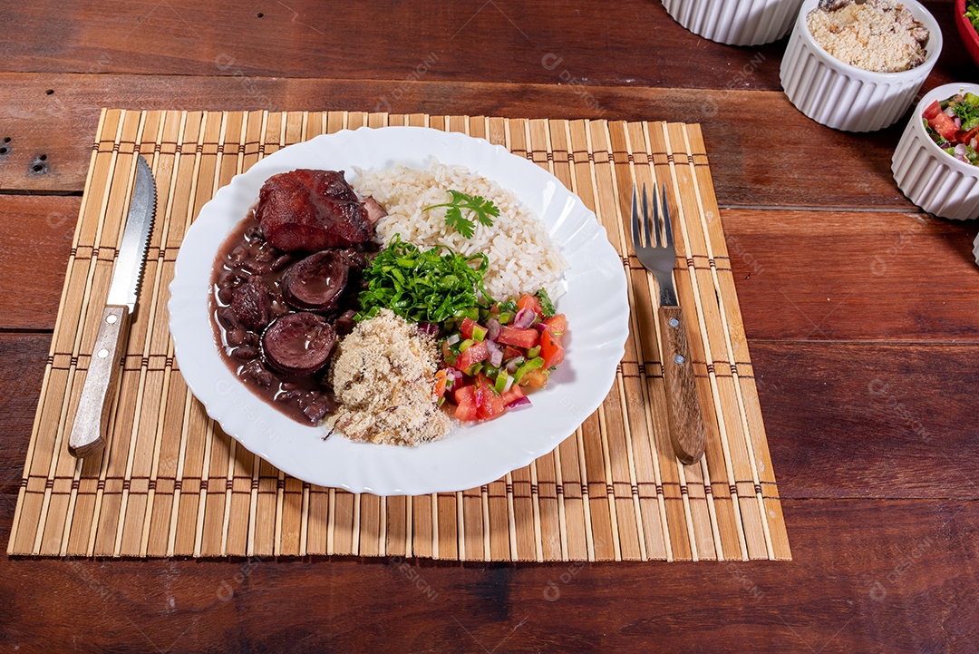 Autêntica Feijoada Brasileira - Um Prato Saudável e Saboroso.