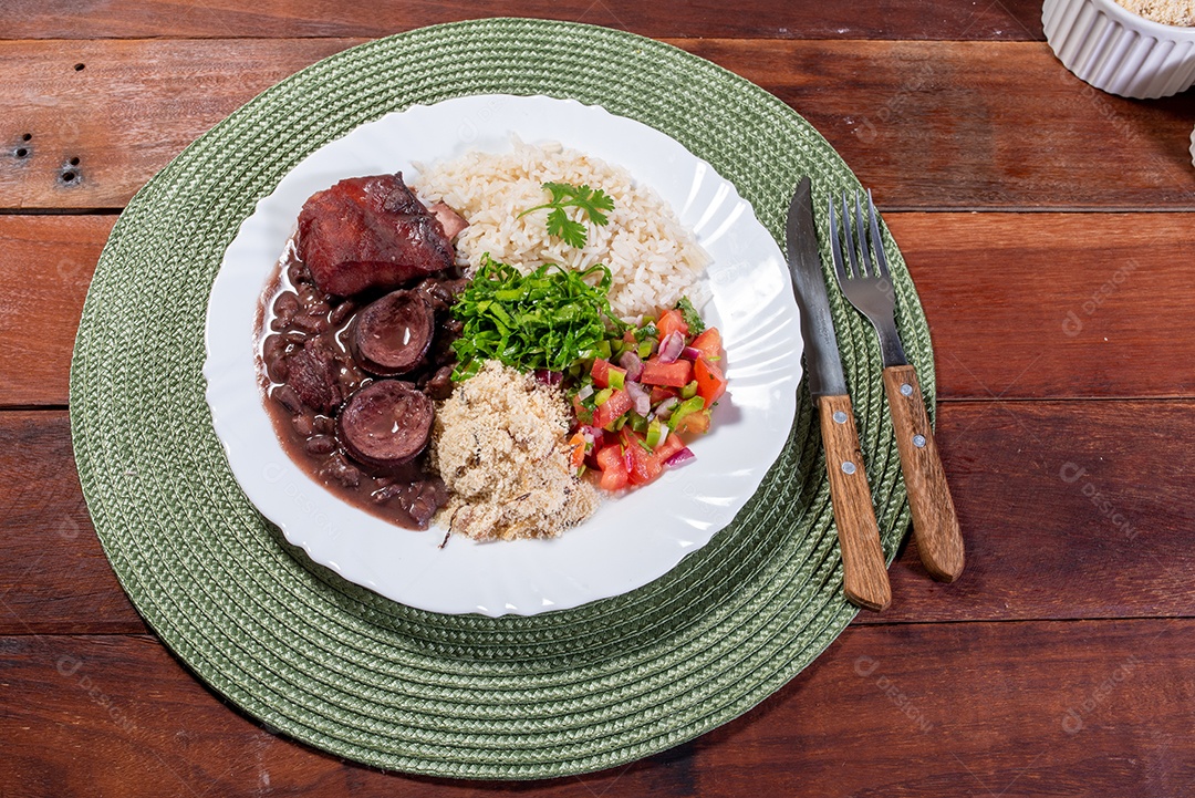 Autêntica Feijoada Brasileira - Um Prato Saudável e Saboroso.