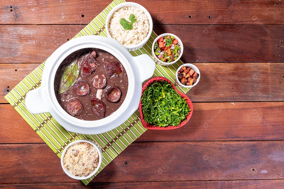 Autêntica Feijoada Brasileira - Um Prato Saudável e Saboroso.