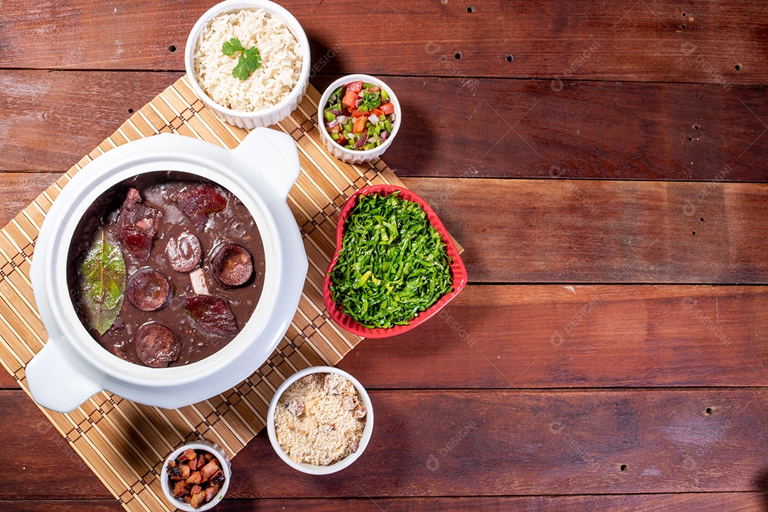 Autêntica Feijoada Brasileira - Um Prato Saudável e Saboroso.