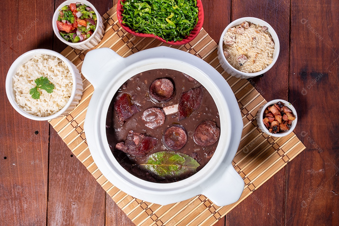 Autêntica Feijoada Brasileira - Um Prato Saudável e Saboroso.