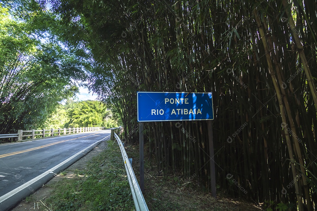 Ponte do rio atibaia principal abastecimento de água da região de campinas sp.