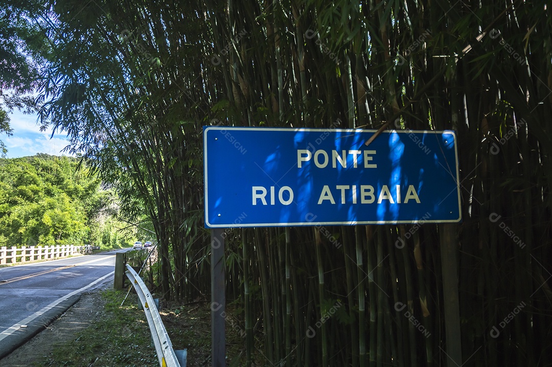 Ponte do rio atibaia principal abastecimento de água da região de campinas sp.