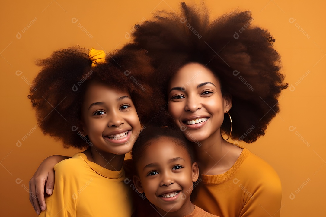 Lindas mulheres jovens ao lado de sua filha sobre fundo isolado