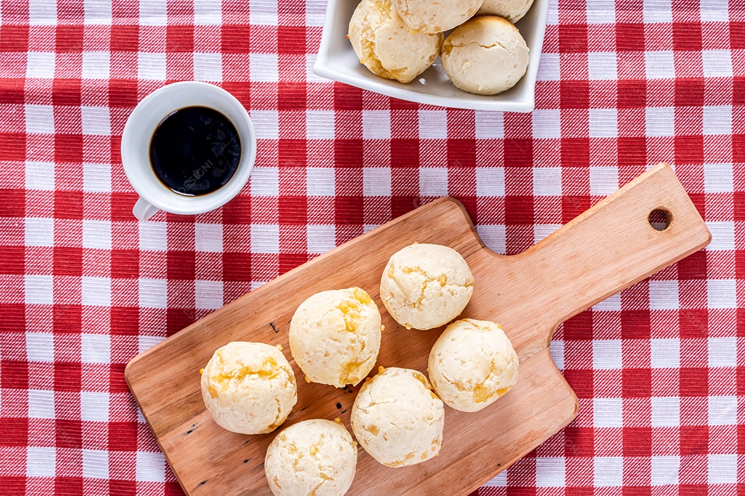 Delicioso pão de queijo, prato típico brasileiro