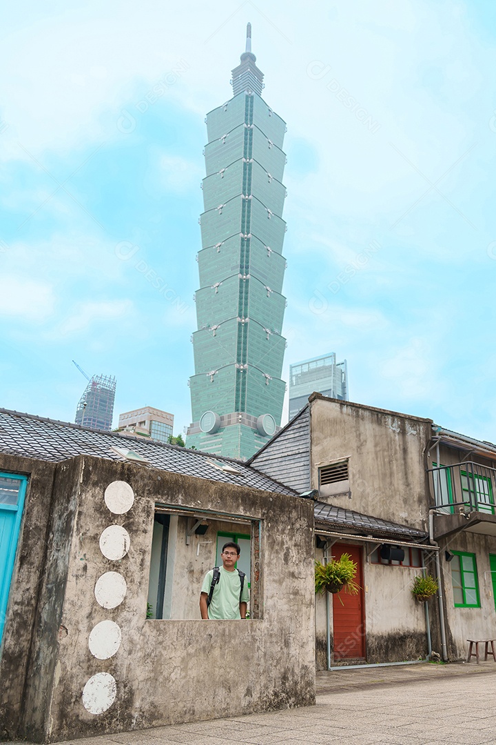 Homem viajante visitando Taiwan, feliz turismo turístico