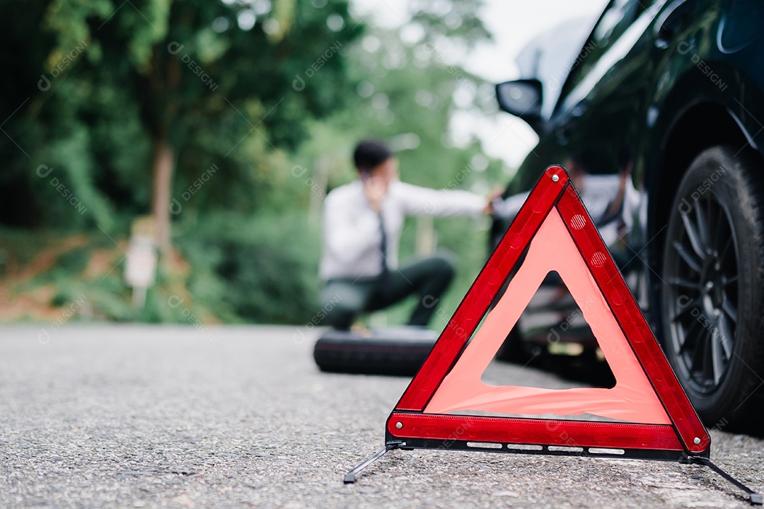 O empresário asiático quebrou o motor do carro