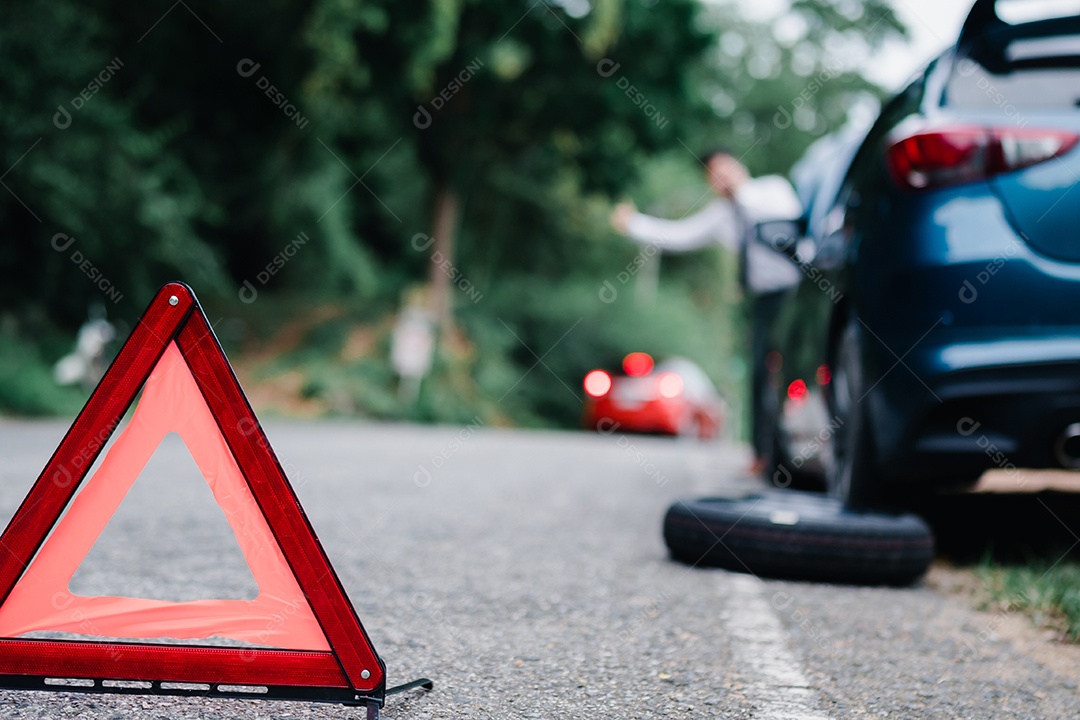 O empresário asiático quebrou o motor do carro