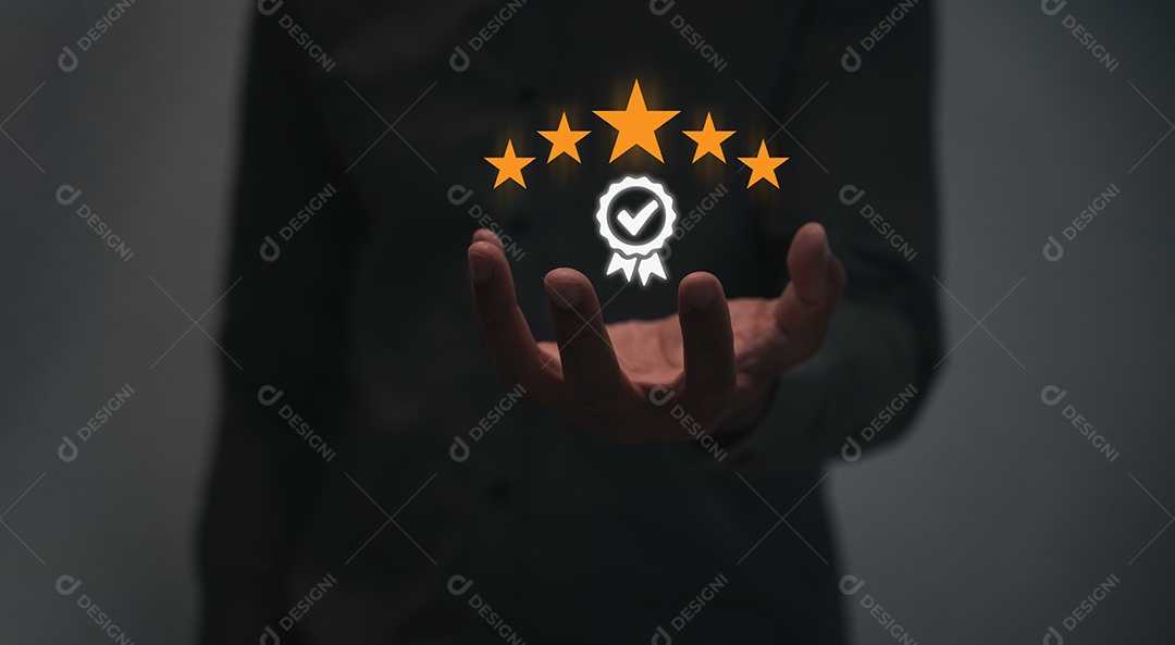 Conceito de satisfação do cliente. thumb up Sorriso de emoção positiva e cinco estrelas, feedback