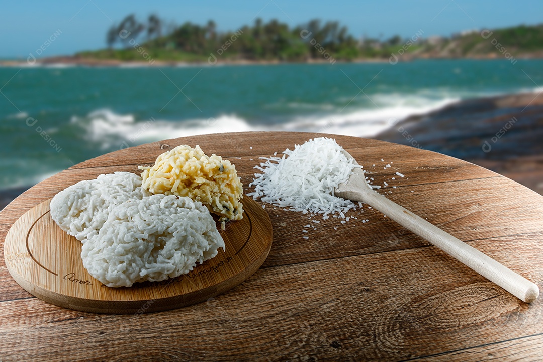 Cocada, doce de coco. Doce de coco tradicional brasileiro.