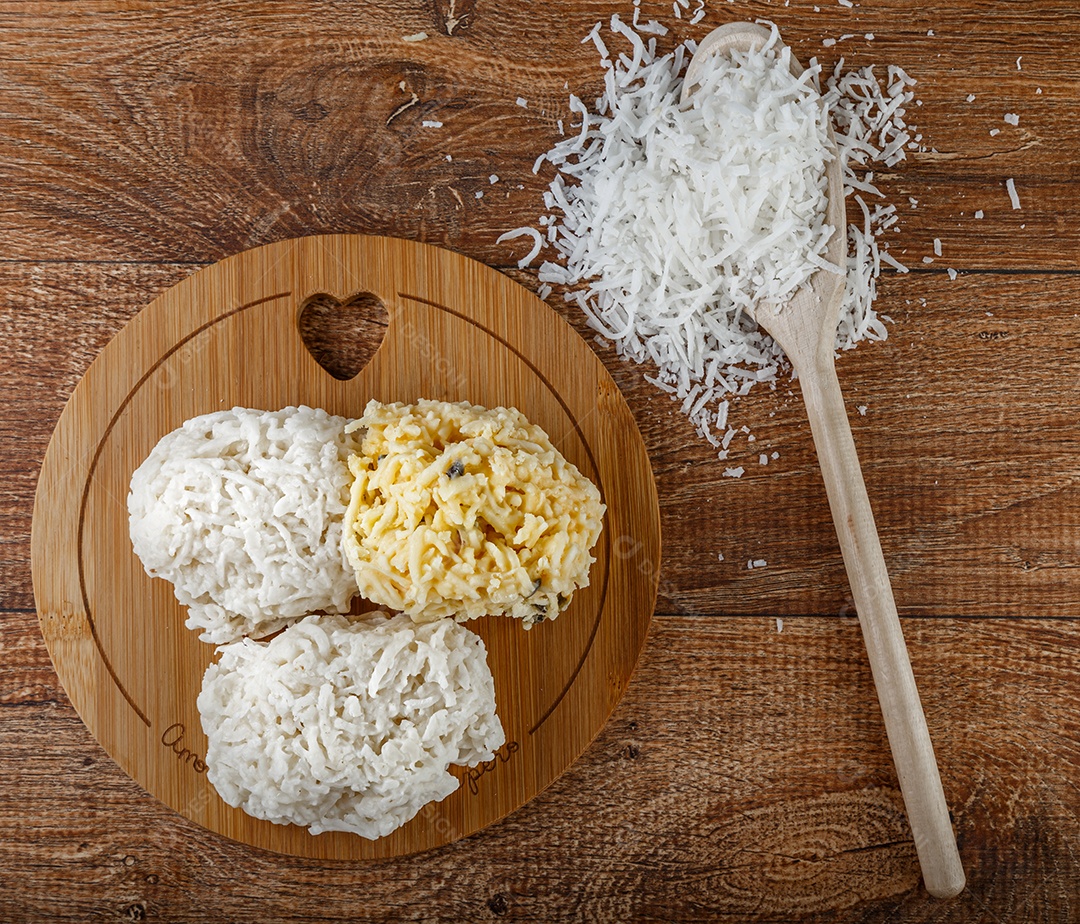 Cocada, doce de coco. Doce de coco tradicional brasileiro.